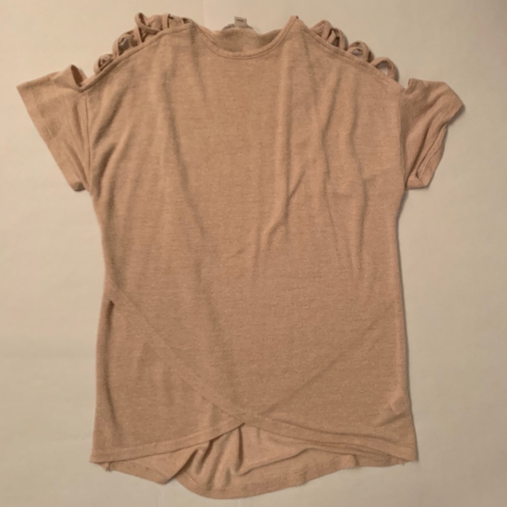 Strappy shoulder top